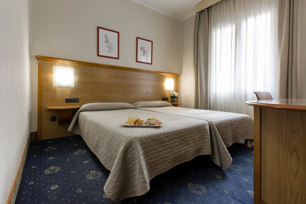 Negresco Gran Via Hotel Madrid Ngoại thất bức ảnh