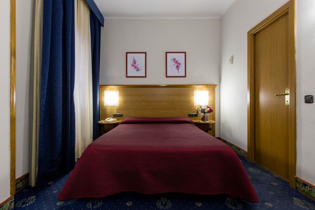 Negresco Gran Via Hotel Madrid Ngoại thất bức ảnh