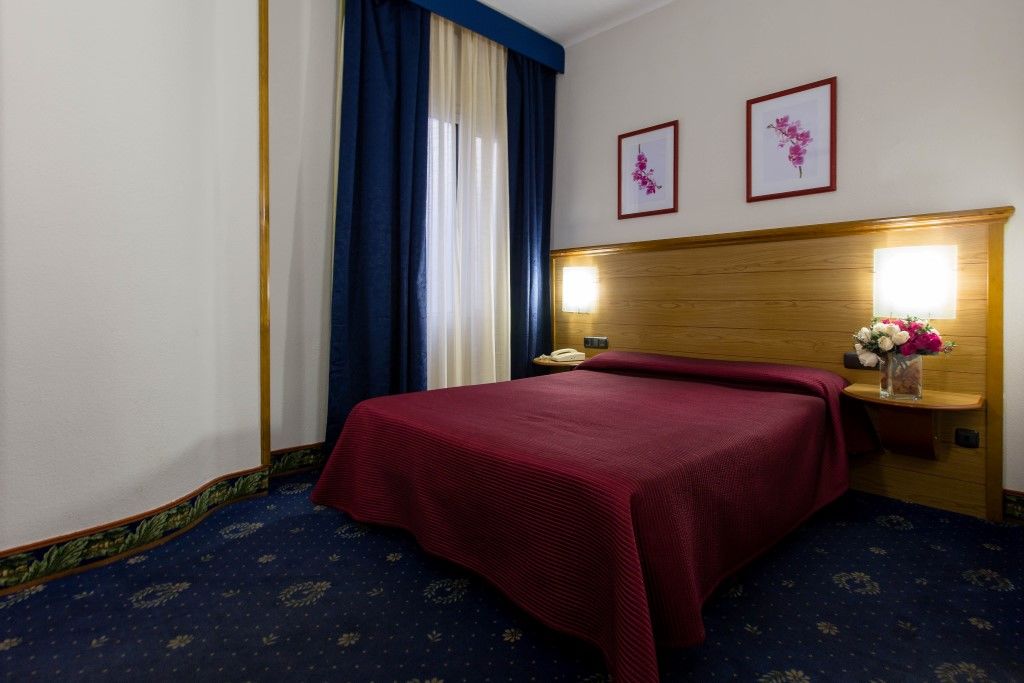 Negresco Gran Via Hotel Madrid Ngoại thất bức ảnh